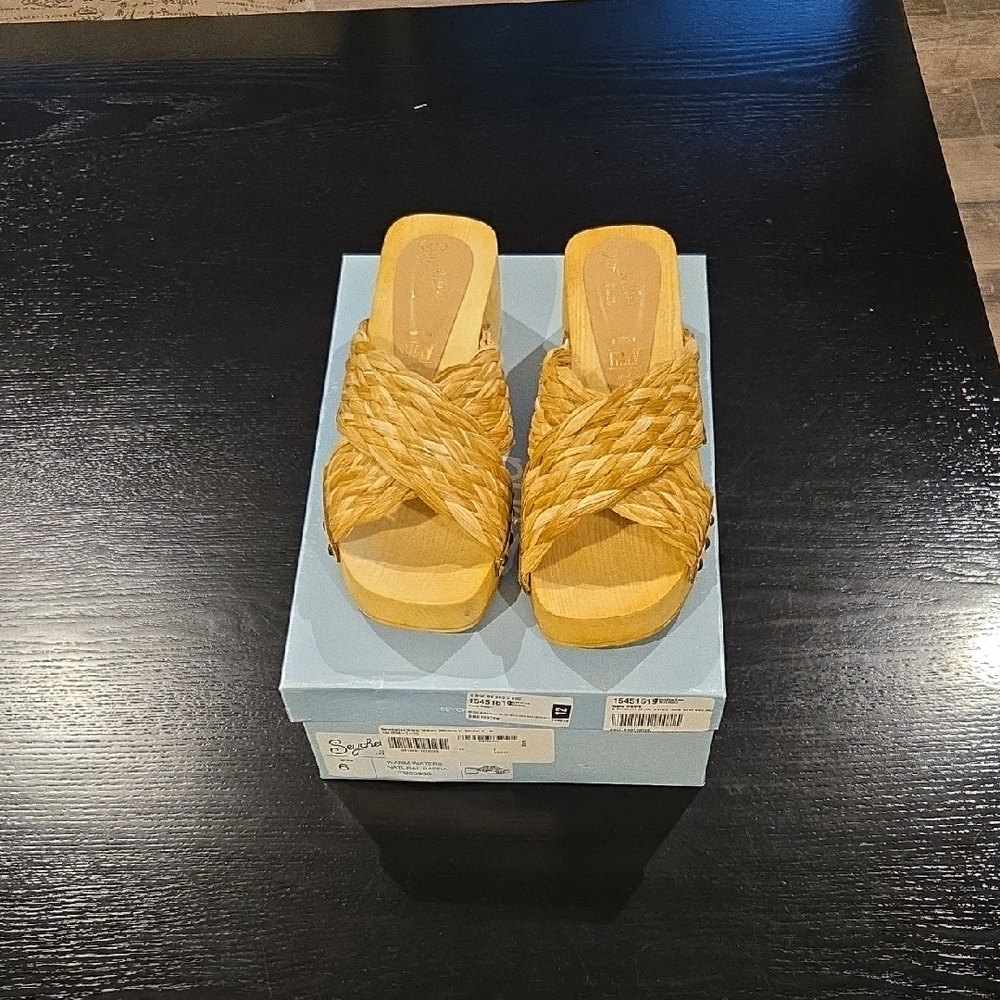 NIB! Sechelles "Warm Waters" Sandal 6